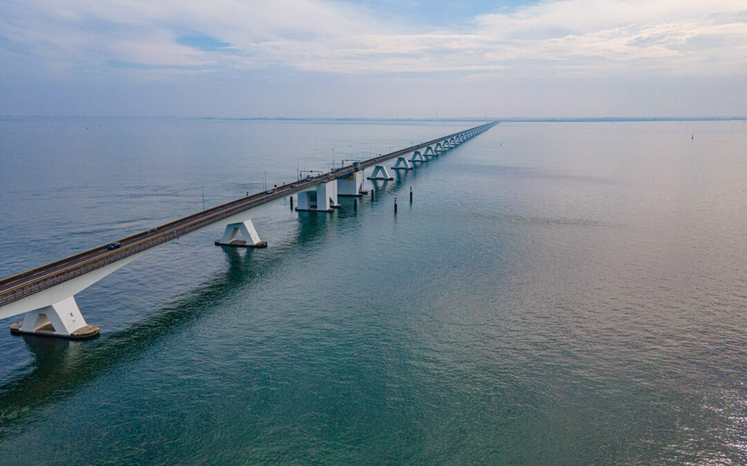 Zierikzee – De Zeelandbrug bekijken met een drone