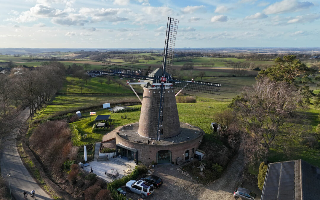 Ubachsberg – Drone vliegen bij de molen in Ubachsberg bij Voerendaal (Molen Vrouwenheide)